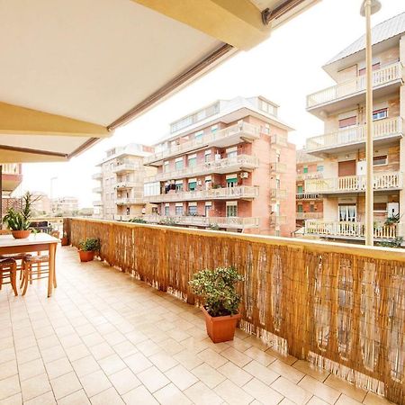 Apartamento Mare Di Roma Lido di Ostia Habitación foto